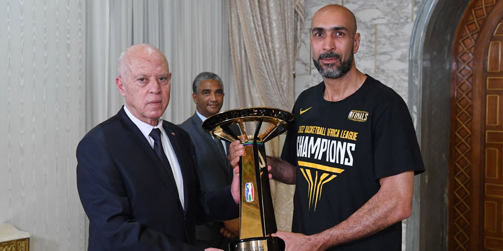 فائزة على بطولة إفريقيا لكرة السلة، قيس سعيد يستقبل جمعية الاتحاد الرياضي المنستيري