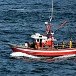Un bateau de pêche sauvé par des unités de la marine