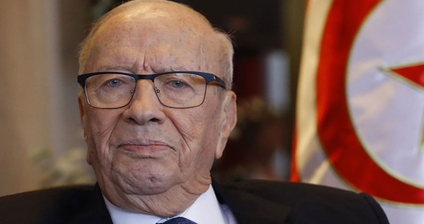 Béji Caid Essebsi s'entretient au téléphone avec le ministre de la Défense 