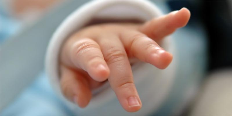 إنجاب طفل من 3 أشخاص