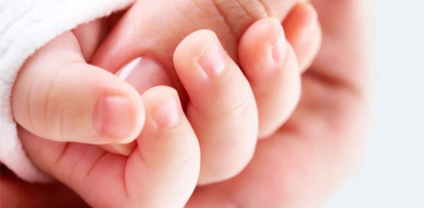 Aïcha, 2 ans, décède sur un bateau tunisien à cause de l’absence d’un médecin