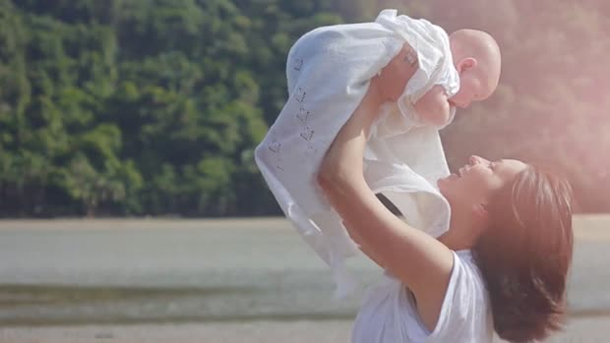 Photos d’enfants sur Facebook : Est-ce un phénomène sans danger ?