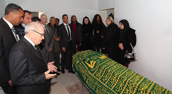 بالصور: الباجي قائد السبسي في جنازة عز الدين علية