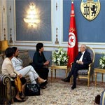 الباجي قايد السبسي يستقبل وفدا عن الهيئة المديرة للجمعية التونسية للنساء الديمقراطيات