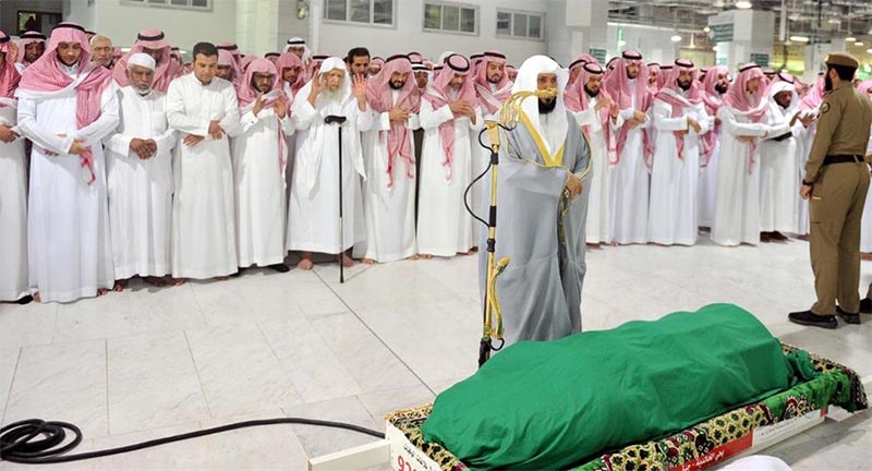ما حقيقة الصورة المتداولة لجنازة بن علي في المسجد الحرام؟