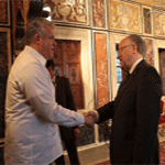 مصطفى بن جعفر يتحادث مع نائب وزير الشؤون الخارجية بالإكوادور