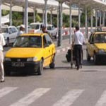 Les chauffeurs de taxis en sit-in devant le gouvernorat de Bizerte