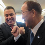 Photo du jour : Ban Ki-moon et Jomaa poings levés pour la Tunisie