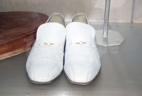 bourguiba-chaussures-030811.jpg