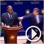 En vidéo : Le chef de la diplomatie du Burkina Faso s'effondre devant les caméras