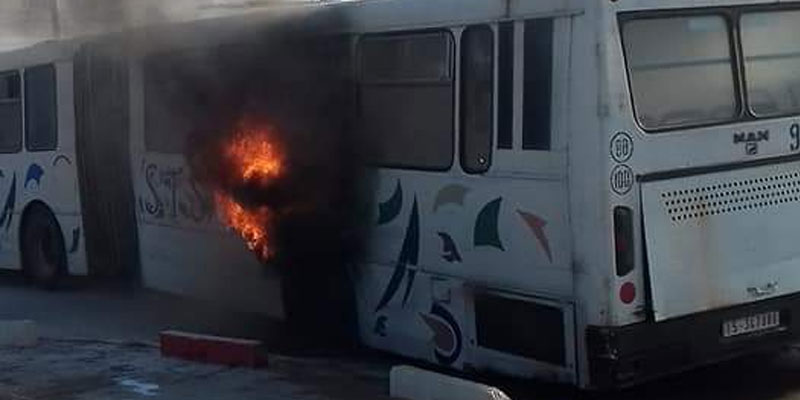En photos : Un bus prend feu à Sousse 