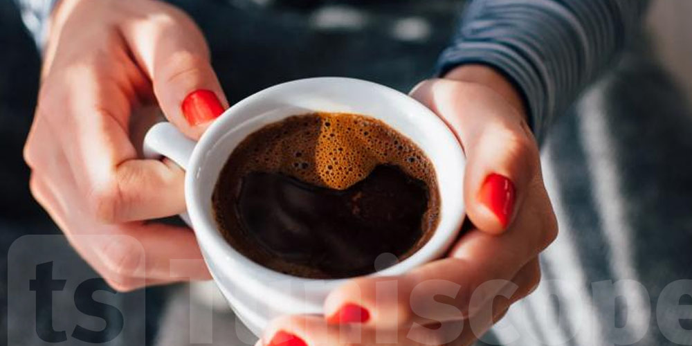 Café et vitamines : l'erreur matinale qui peut vous coûter cher