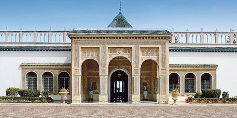 Des habitants de Jelma se dirigent vers le palais de Carthage à pied