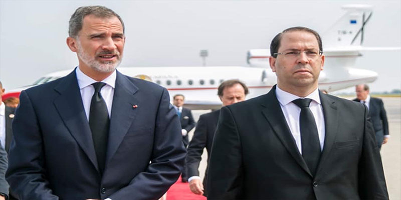 Chahed reçoit Le roi Felipe VI d'Espagne à l'aéroport de Tunis Carthage