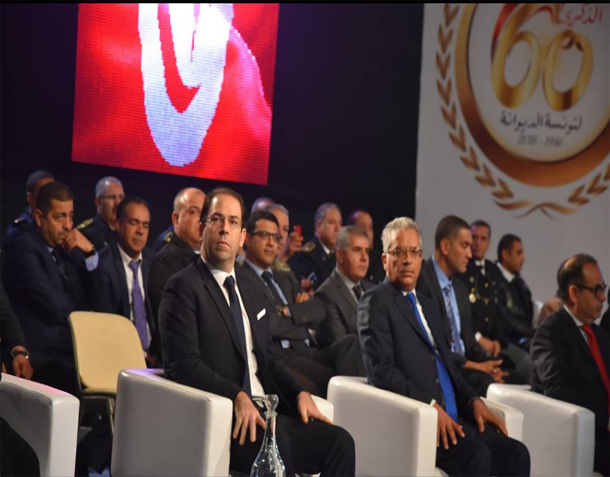 بالصور: رئيس الحكومة يشرف على موكب توسيم وتعليق شارات الرتب بمناسبة الذكرى 60 لتونسة الديوانة