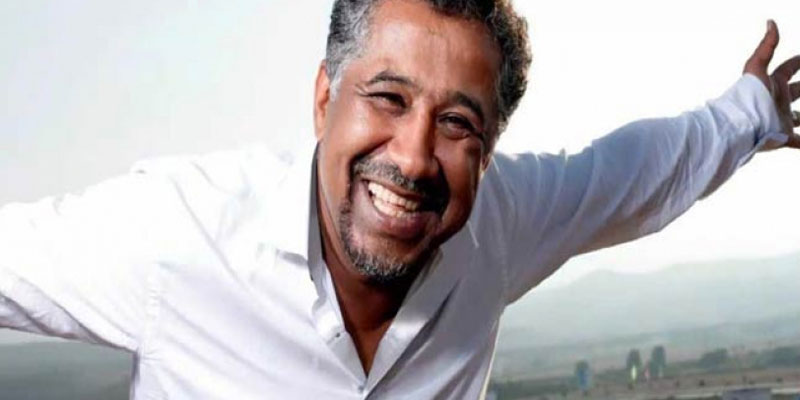 فيديو: والدة الشاب خالد تخطف الأنظار في ظهور نادر لها