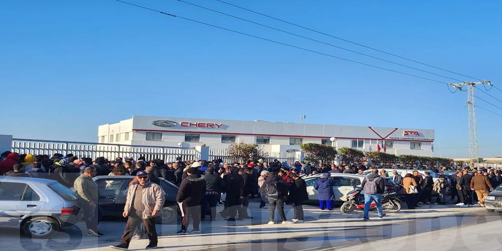 Une foule incroyable pour l’achat des voitures populaires Tiggo de Cherry