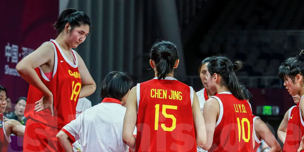 لاعبة سلة طولها 2.20 مترا تخطف الأنظار...من هي ؟ 