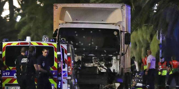 Le chauffeur du camion a tiré avec un pistolet avant d'être abattu