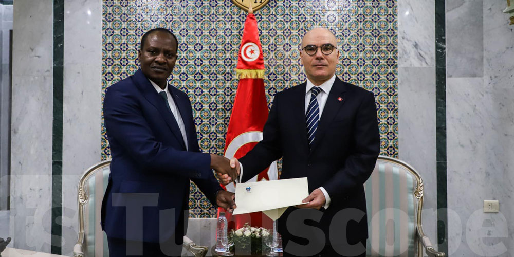 وزير الخارجية يتسلّم أوراق اعتماد السفير الجديد للكونغو بتونس