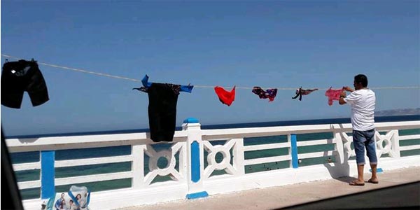 Photo du jour : Du linge étendu sur la corniche de Bizerte