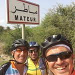 De la Kasbah de Tunis à la Casbah d’Alger, 3 amis relèvent le défi à vélo