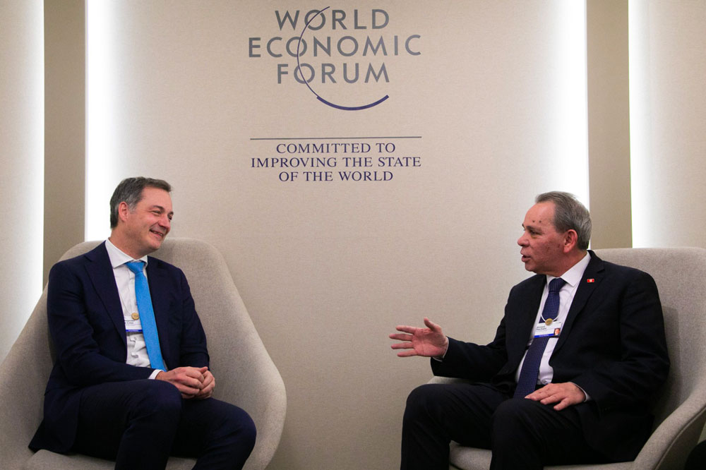 davos-2-170124-2.jpg