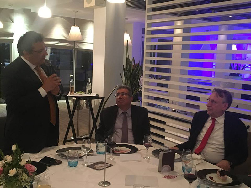 debat-091018-3.jpg