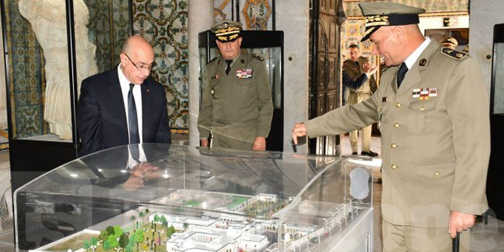 زيارة تفقدية لوزير الدفاع الوطني إلى إدارة التراث والإعلام والثقافة