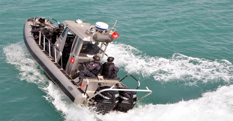 جيش البحر ينقذ 25 تونسيا