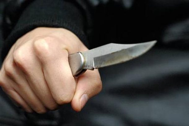 Un élève poignardé devant le lycée technique du Kram 