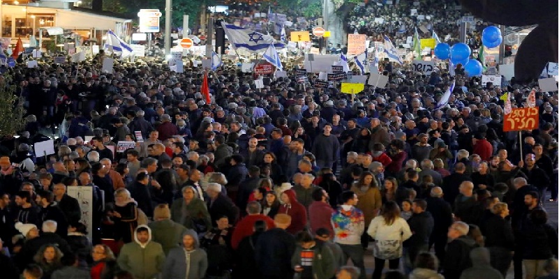 À Tel-Aviv, les Israéliens réclament la démission de Nétanyahou