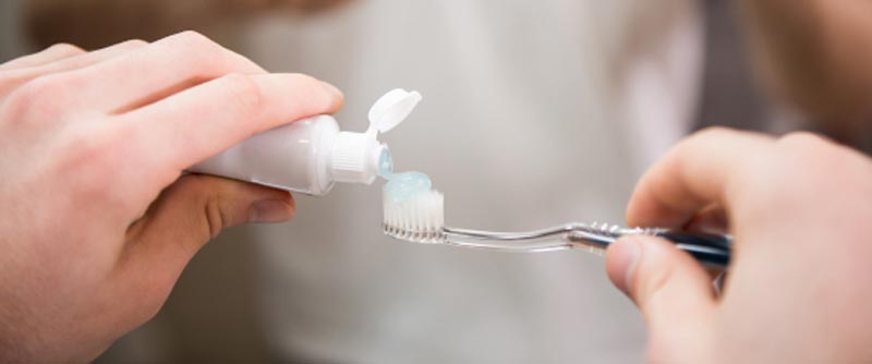 كيف كان البشر ينظفون أسنانهم في الحضارات المختلفة؟