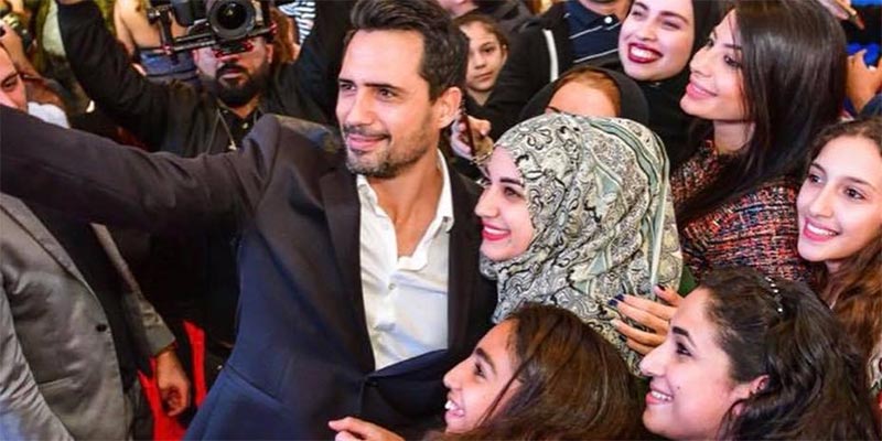 بالصور: ظافر العابدين يحتفل بالعرض الخاص لفيلم ''حبة كاراميل'' في دبي