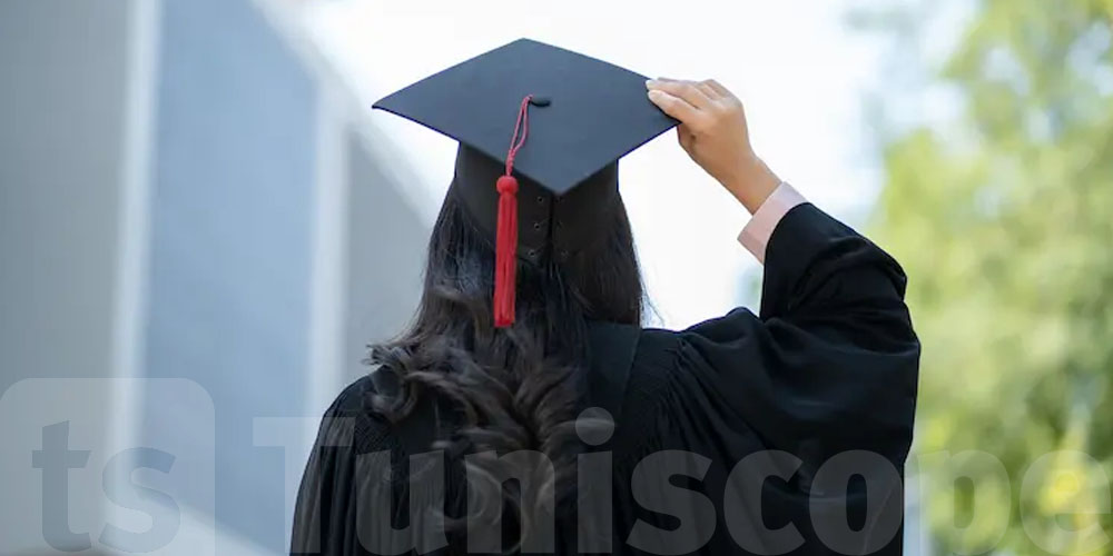 Tunisie : l’État soutient les jeunes diplômés directement