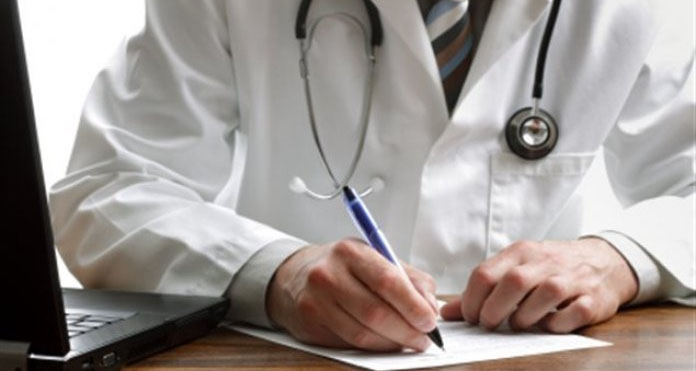 ايقاف طبيب عن العمل لمدة شهر من أجل تخفيض تعريفة الاستشارة الطبية