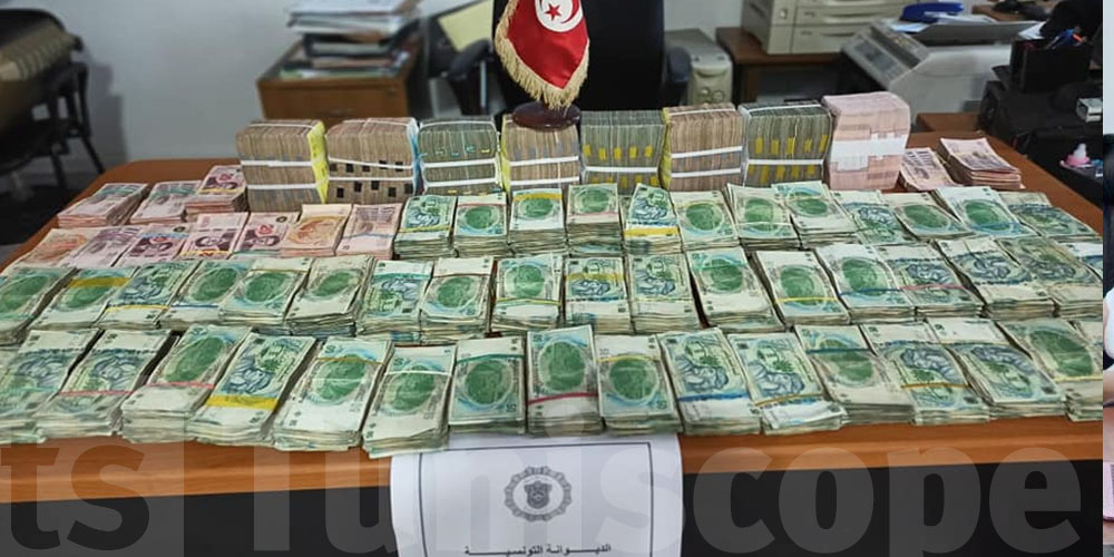 الديوانة التونسية تحجز مبلغا ماليا قدره 641 ألف دينار و 773 صكا بنكيا