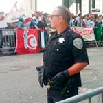 En photo : Le drapeau Tunisien dans une manifestation anti-Israël à San Francisco