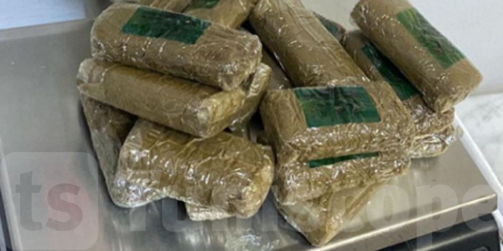 معبر ملولة الحدودي: إيقاف أجنبيين وحجز 11 كغ من القنب الهندي