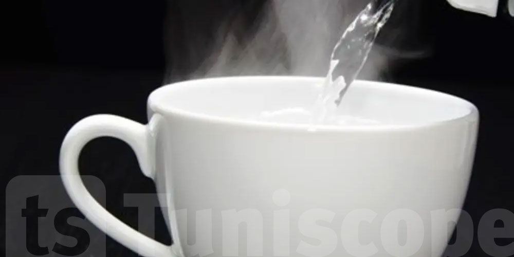 فوائد كبيرة لشرب الماء السخون على الريق...شوفوا التفاصيل