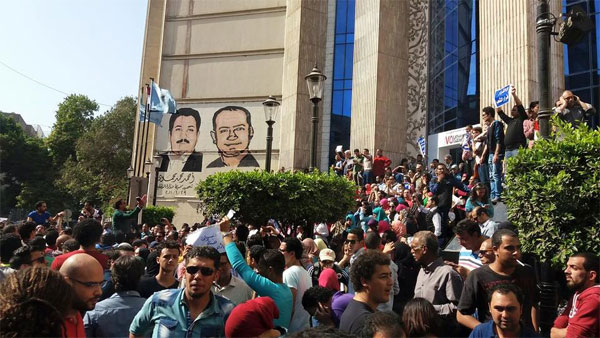 مصر: الشرطة تفرق مظاهرات مناهضة لمنح السعودية السيادة على جزيرتي تيران وصنافير