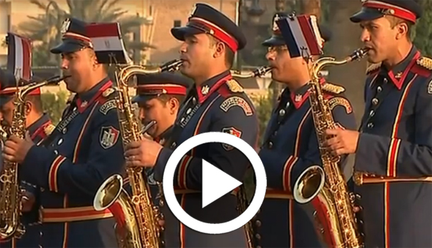 En vidéo : Quand l'orchestre de l'armée égyptienne massacre La Marseillaise...
