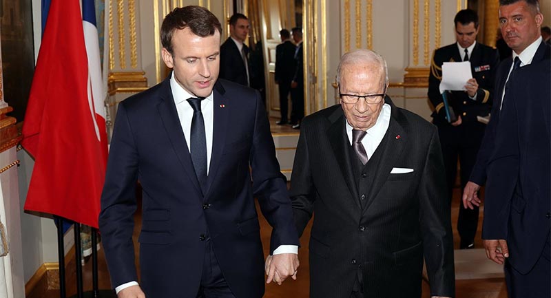 بالصّور : جلسة عمل بين قائد السّبسي و ايمانويل ماكرون بقصر الايليزي بباريس
