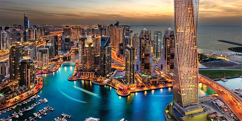 الإمارات تمنح 6800 أجنبيا إقامة دائمة وفق نظام جديد