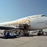 Emirates Airline transporte des matériels de secours en Tunisie