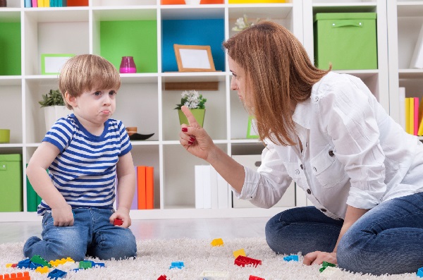 (En vidéo) Les mots qui blessent n’aident jamais un enfant à grandir 