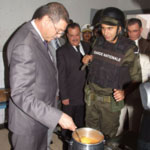 Le ministre de l’intérieur rend visite aux postes frontaliers Tuniso-algériens