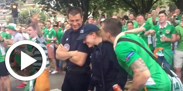 En vidéo : Les supporters irlandais draguent une policière française