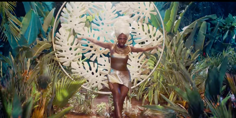 En vidéo: Le clip d’inspiration africaine de Myriem fares aurait pu éviter le Black face