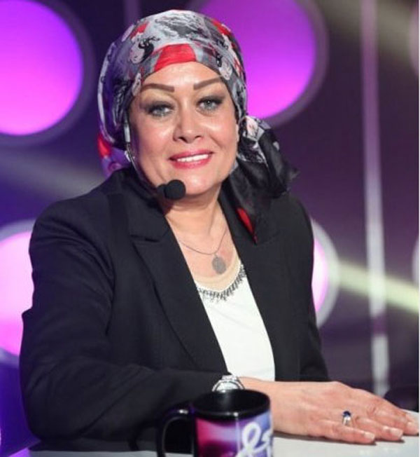 بالصور..هاله فاخر تتخلّى عن الحجاب وتعلّق